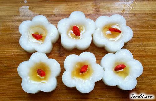 【花样白萝卜蜂蜜盅】