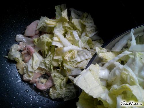 【猪肉白菜炖粉条】