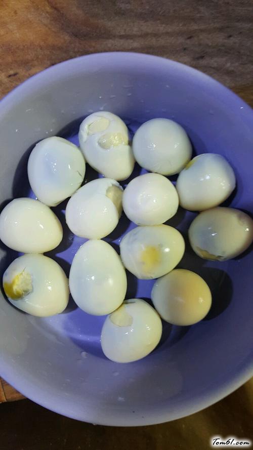 【鹌鹑蛋糯米肉丸】