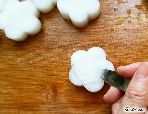 【花样白萝卜蜂蜜盅】