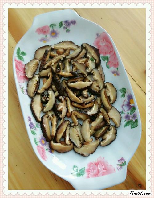 【香菇蒸鸡腿肉】