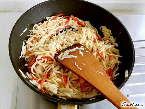 【茭白炒肉丝】