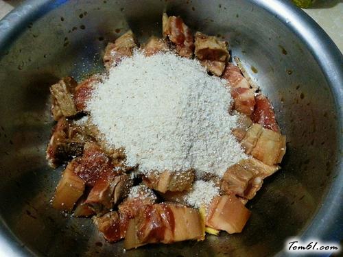 【粉蒸土豆五花肉】