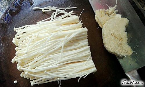 【剁椒蒸金针菇】