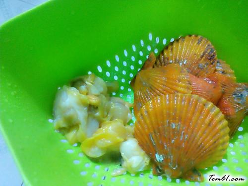 【蒜蓉扇贝蒸粉丝】