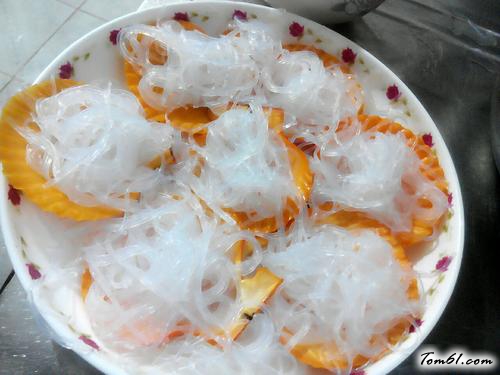 【蒜蓉扇贝蒸粉丝】