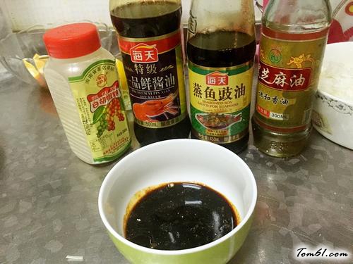 【柠香清蒸鲈鱼】