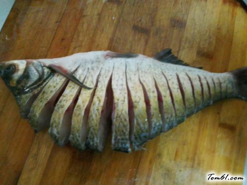 【清蒸孔雀开屏鱼】