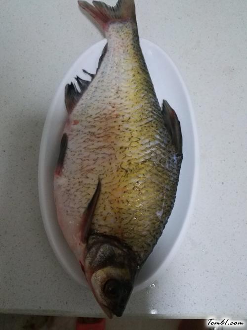 【清蒸孔雀开屏鱼】