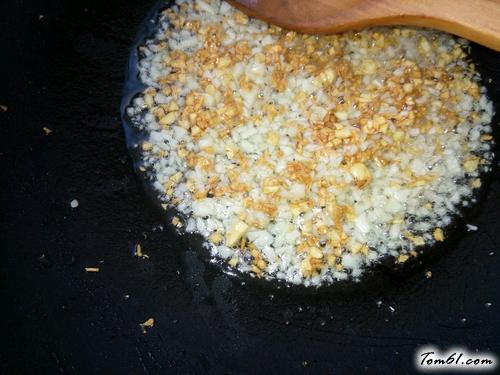 【蒜茸粉丝扇贝】