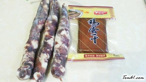 【鸡蛋干蒸腊肠】