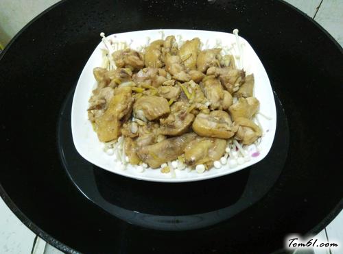 【金针菇蒸鸡翅】