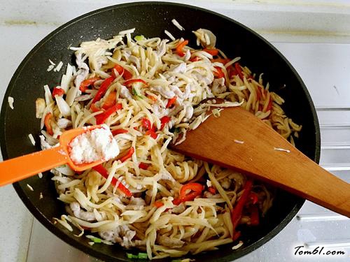 【茭白炒肉丝】