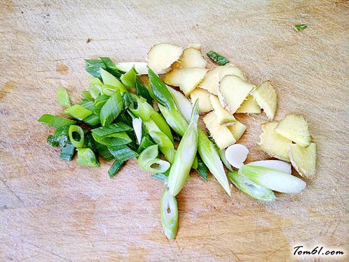 【酱香蒸鸡腿】