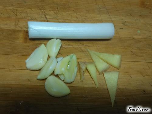 【豆角炒肉沫】