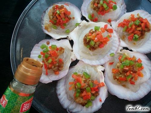 【蒜茸粉丝扇贝】