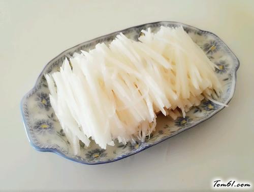 【蒸肉末白萝卜丝】