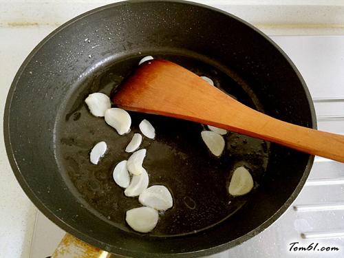 【茭白炒肉丝】