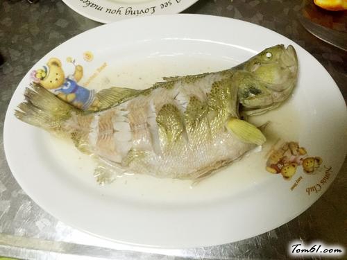 【柠香清蒸鲈鱼】