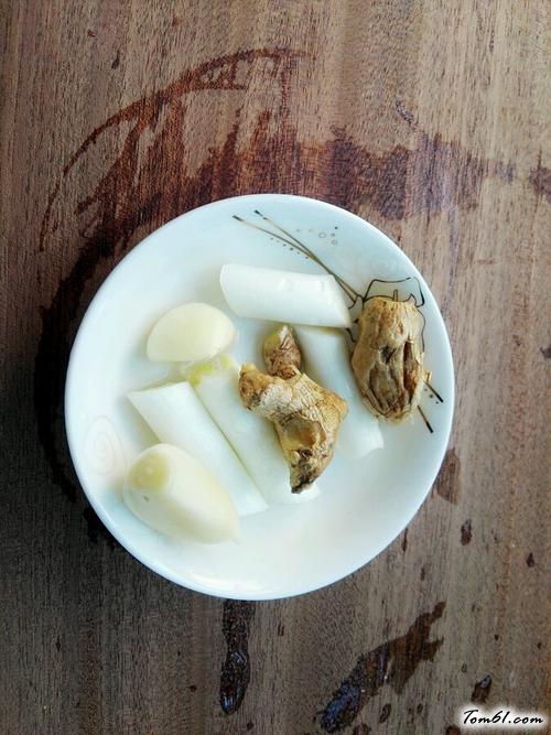 【豆瓣蒸肉（登子）】