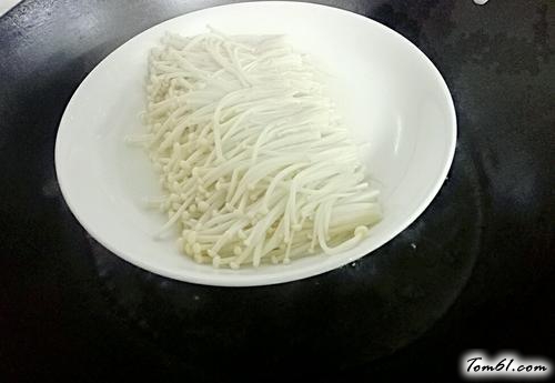 【剁椒蒸金针菇】