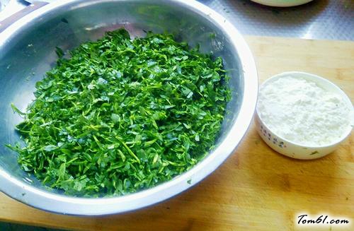 【苜蓿菜团子】