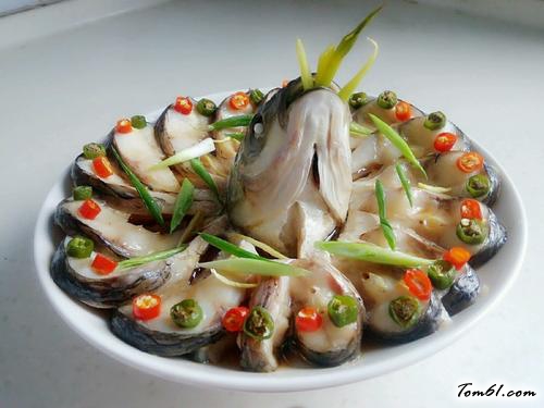 【清蒸孔雀开屏鱼】