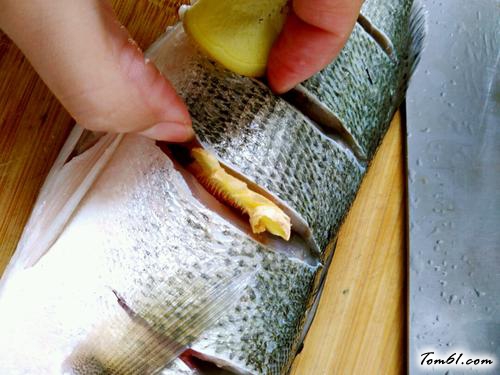 【柠檬鲈鱼（泰式清蒸）】