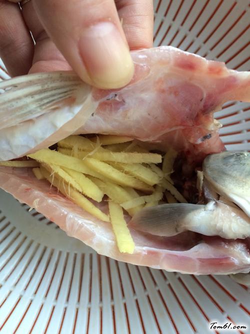 【鲫鱼鸡蛋羹】