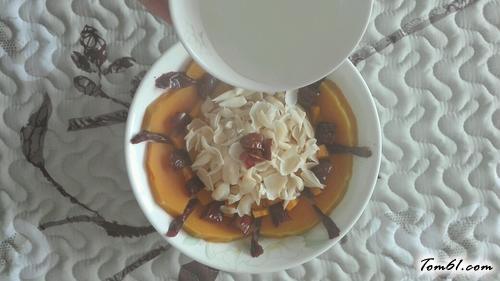 【百合红枣蒸南瓜】