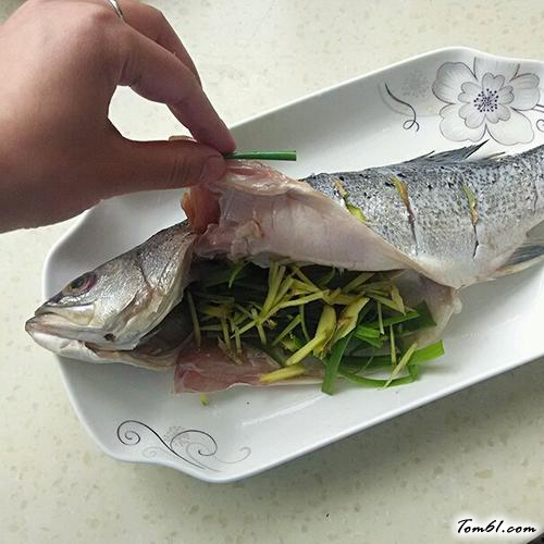 【清蒸鲈鱼】