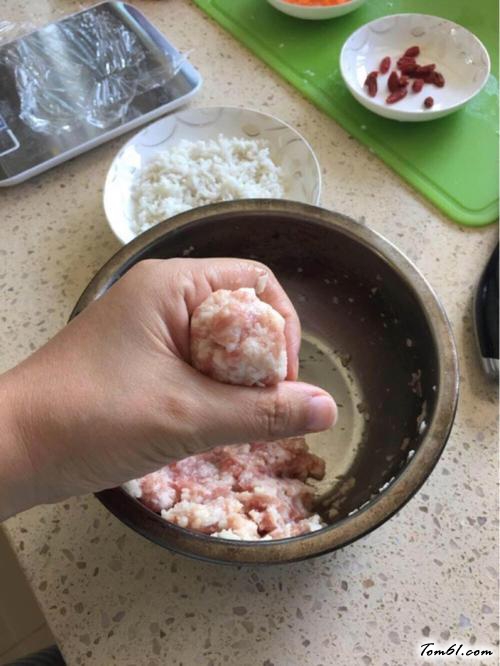 【糯米肉丸子】