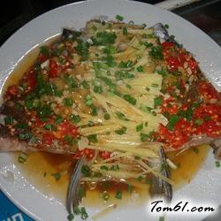 剁椒鱼头的做法3