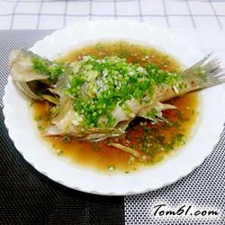 清蒸鲈鱼的做法11