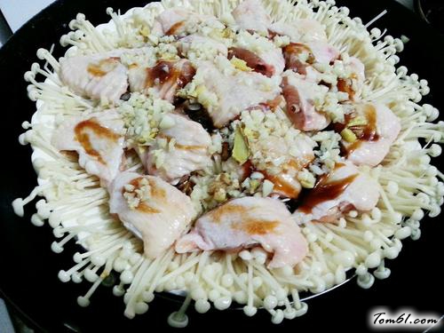 【蒜蓉金针菇蒸鸡翅】