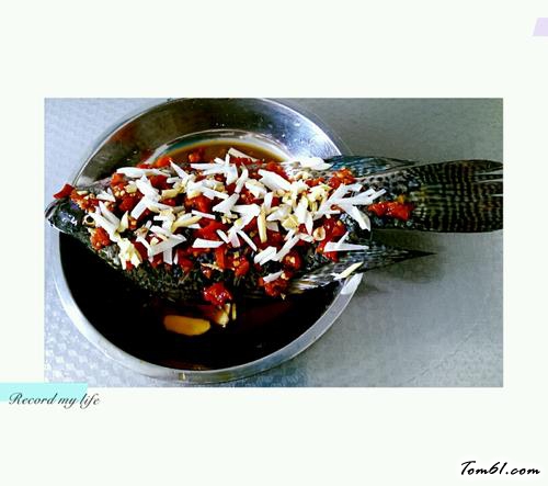 【剁椒蒸罗非鱼】