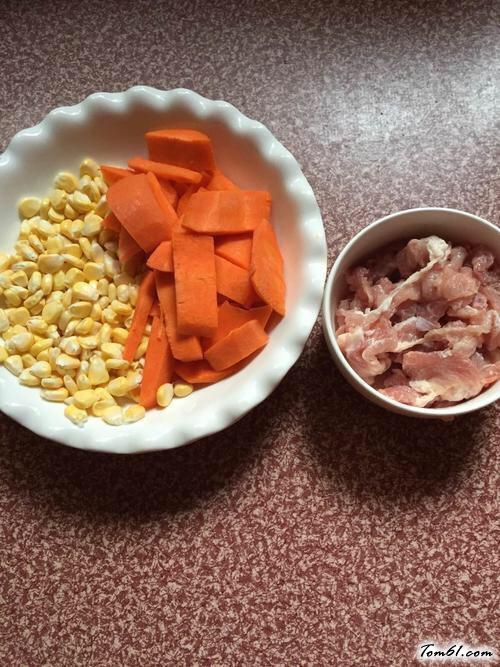 【玉米胡萝卜糯米珍珠丸子】