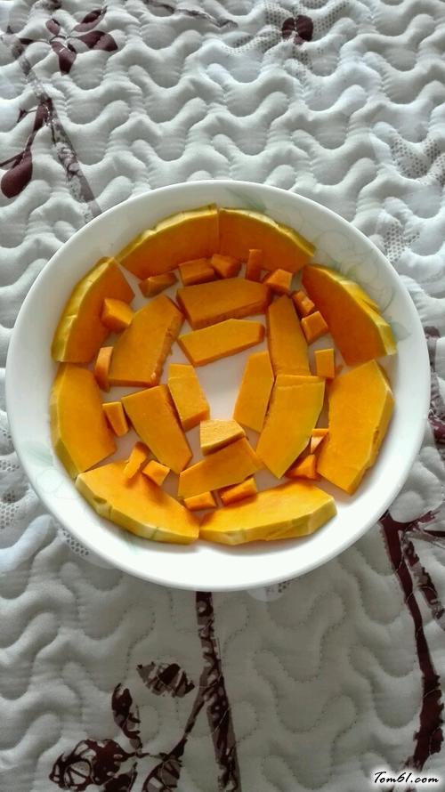 【百合红枣蒸南瓜】