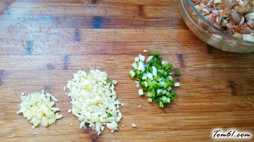 【鸡肉蒸芋头】