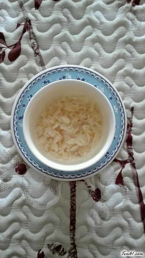 【百合红枣蒸南瓜】