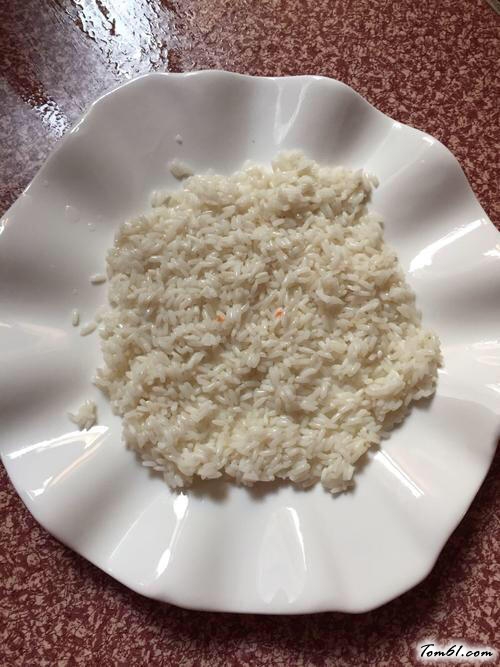 【玉米胡萝卜糯米珍珠丸子】