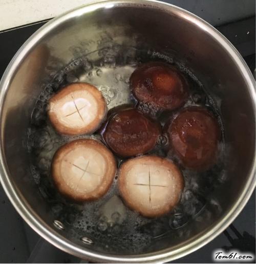 【鲜虾香菇盏】