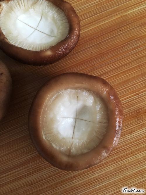 【鲜虾香菇盏】