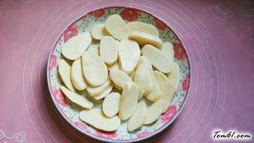 【鸡肉蒸芋头】