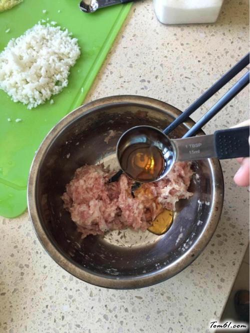 【糯米肉丸子】