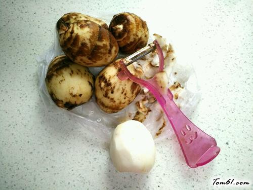 【香芋粉蒸排骨】