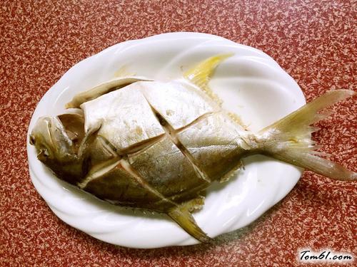 【清蒸金鲳鱼】