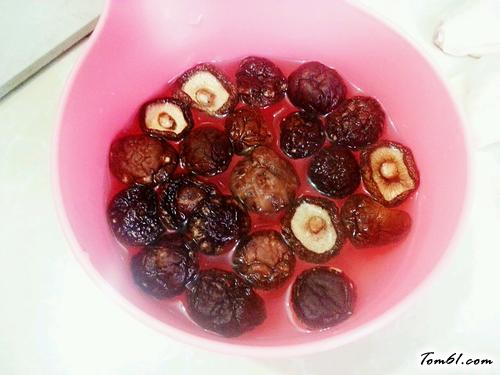 【香菇蒸鸡翅】