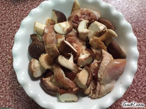 【香菇蒸鸡腿肉】