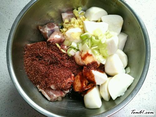 【香芋粉蒸排骨】